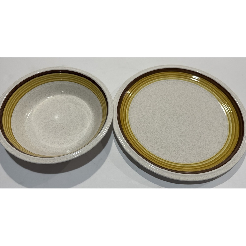 NuStone Vintage Fiesta International Silver Co Serving Bowl & Round Platter Set